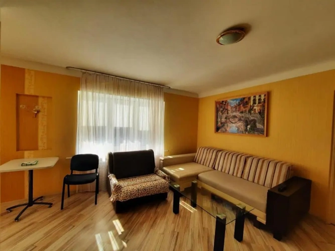 1 Bedroom Triple Apartment