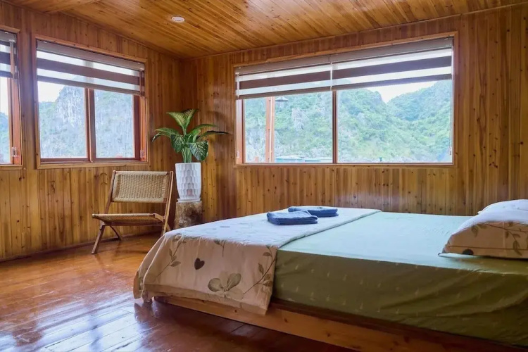 Lan Ha Floating Homestay