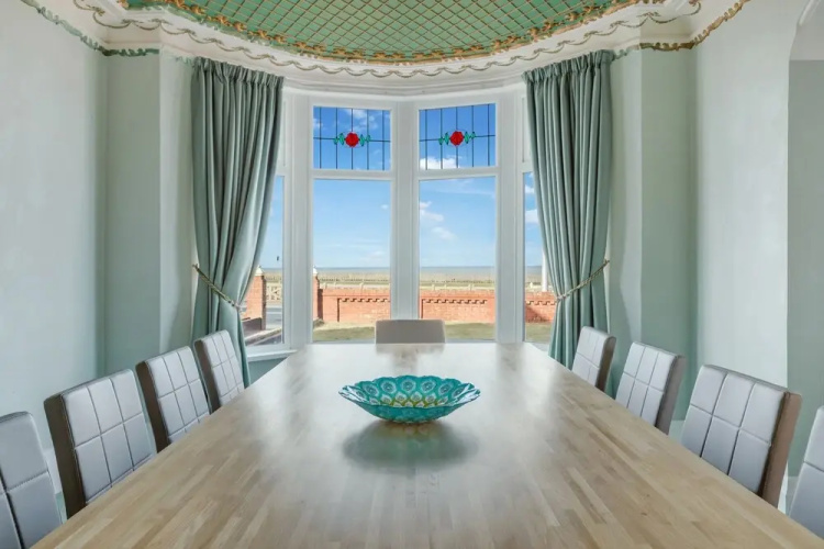 Queens Crest by Sasco Apartments
