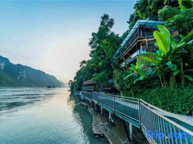 Yuejiang Cliff Hotel