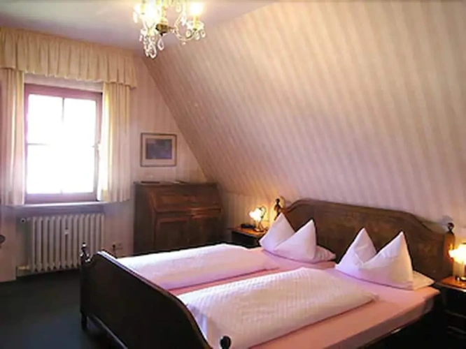 3 Bedrooms Standard Family room