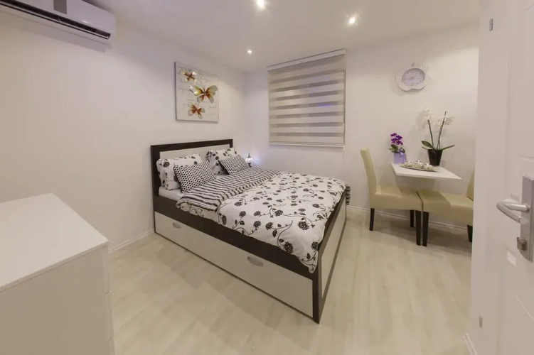 Appleline Apartments (Apple Studios & Rooms)