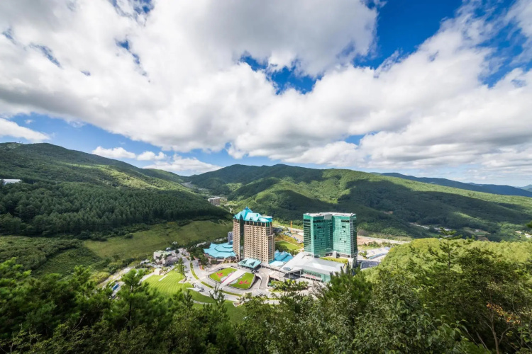 High 1 Convention Hotel