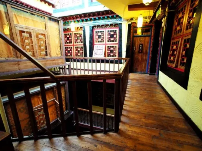 Tone · Chain · Poshtel (Lhasa Jokhang Temple Ancient City)
