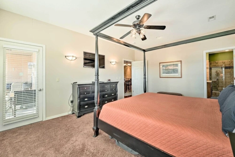3 Bedrooms Apartment