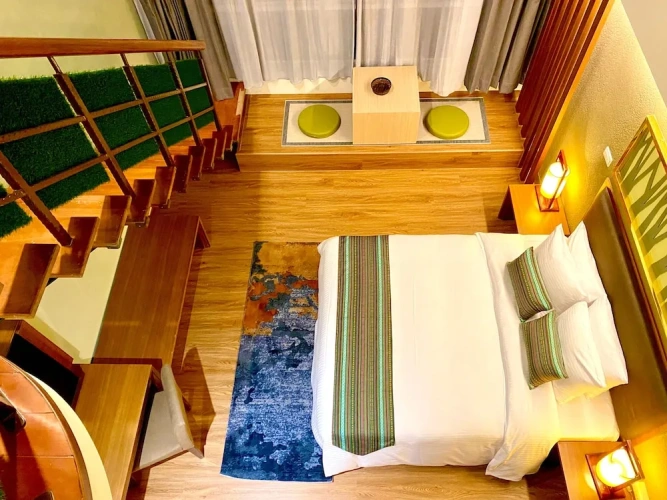 Standard Attic room with street view