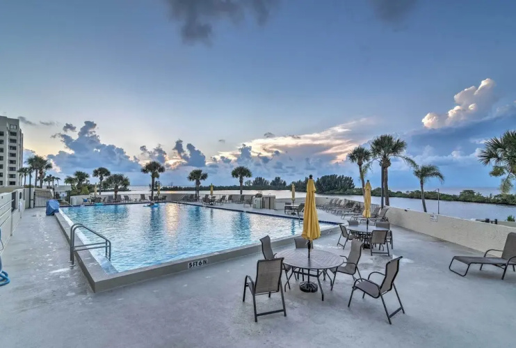 Gulf-view Hudson Condo in Waterfront Resort!