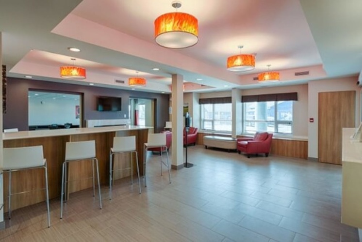 Microtel by Wyndham Casselman photo 6