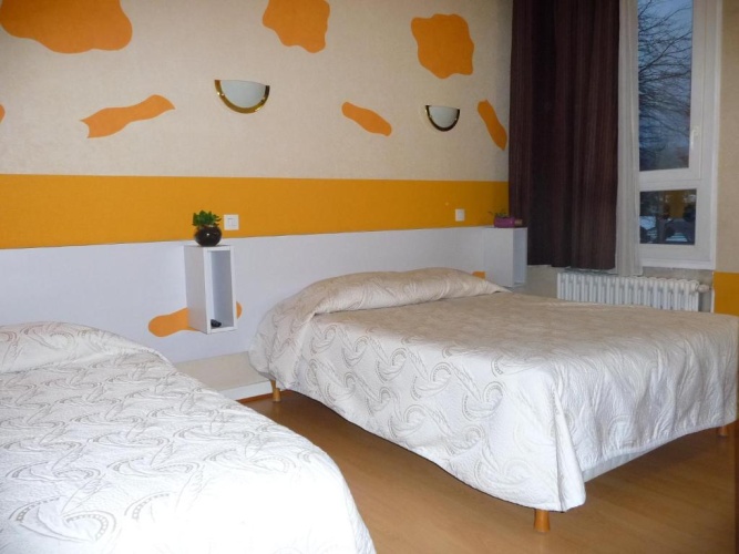 Standard Triple room