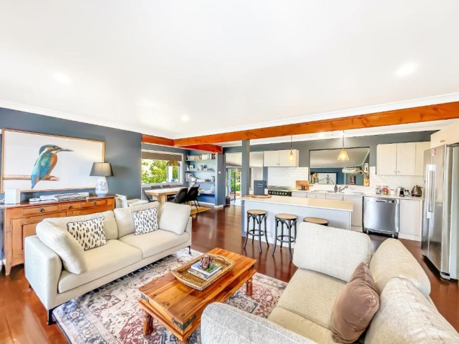 4 Bedrooms Cottage