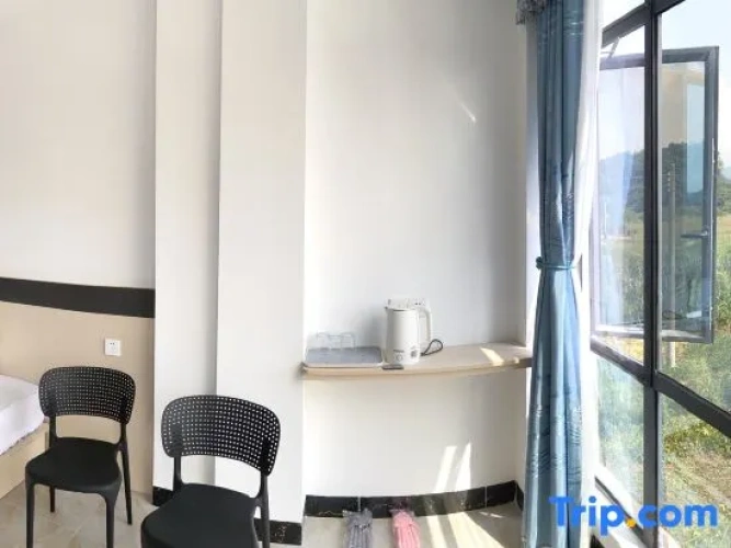 Standard Twin room with garden view