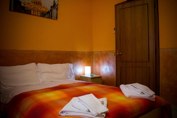 Standard Double room with courtyard view