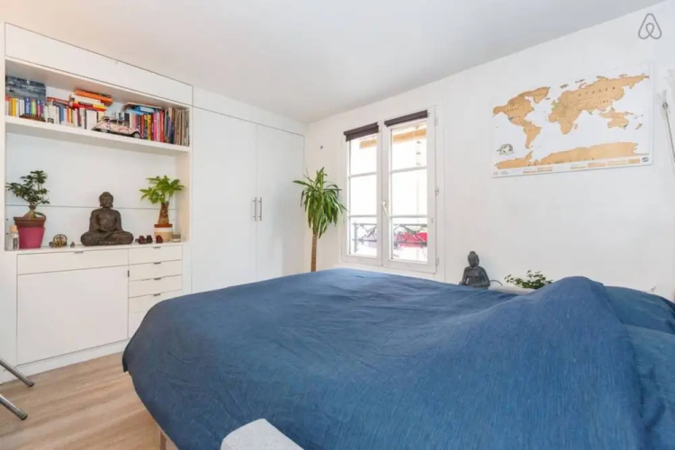 Bright Studio in Paris 18th