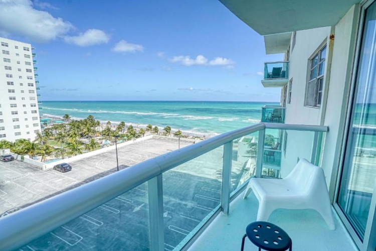 1 Bedroom Deluxe Apartment with ocean view