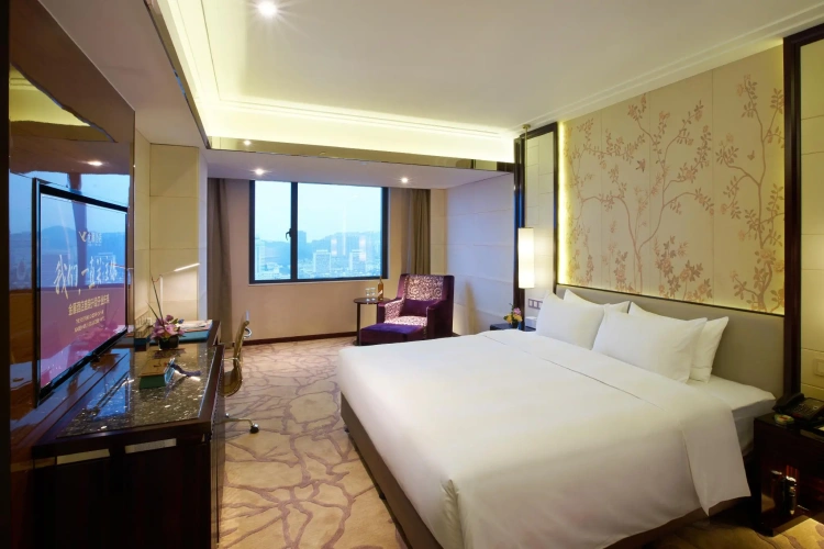 Deluxe room with lake view