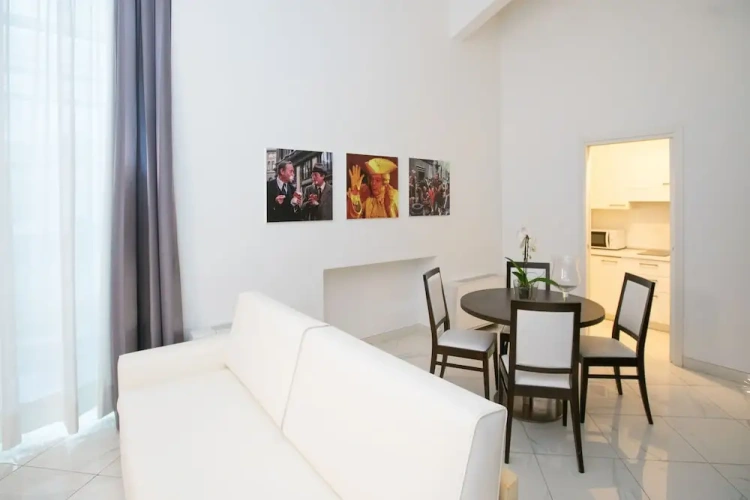 Junior Suite with courtyard view