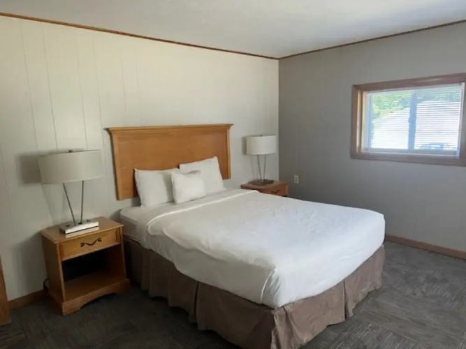 Maple Ridge Motel