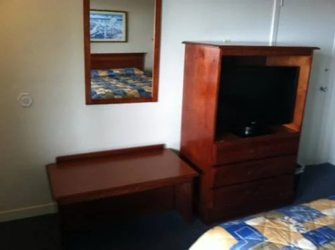 Sea Breeze Motel
