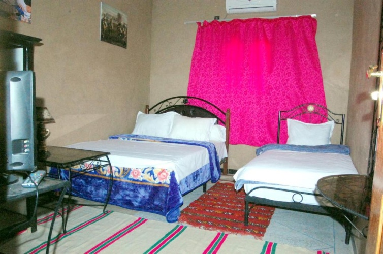 Standard Triple room