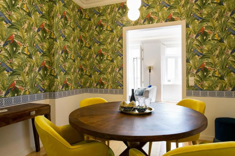 Lisbon luxury retreat! 2 suites, balcony & views!!