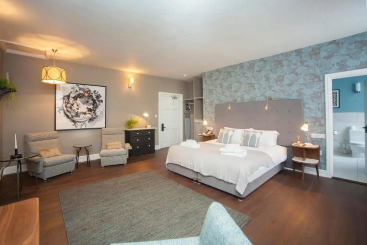 Deluxe Double Suite