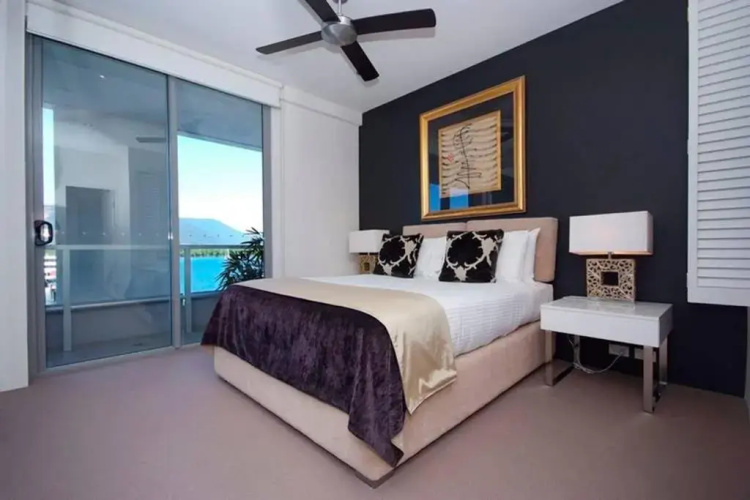 301 Harbour View