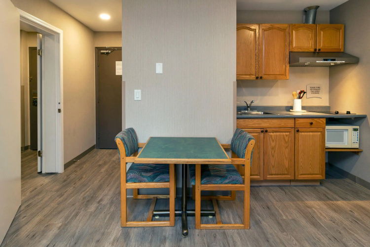 Quality Inn & Suites photo 32