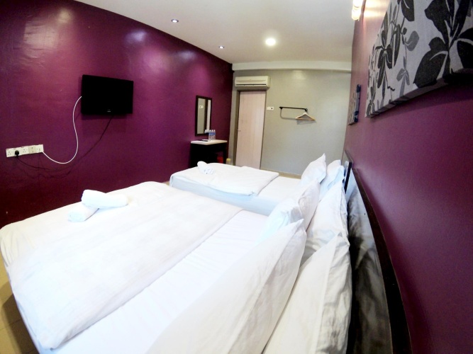 Standard Triple room