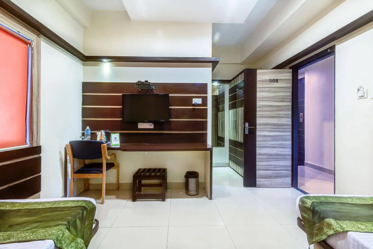Hotel Golden Treat