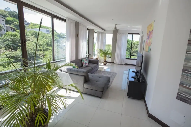 3 Bedrooms Luxury room with partial ocean view