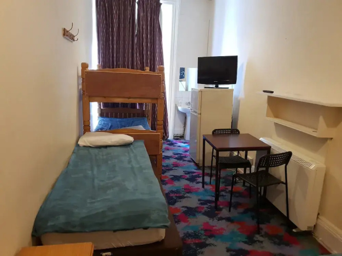 Acacia Hotel