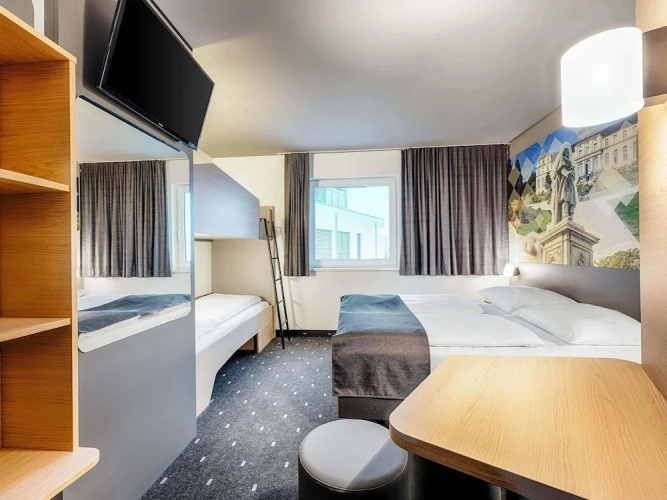 Standard Quadruple room