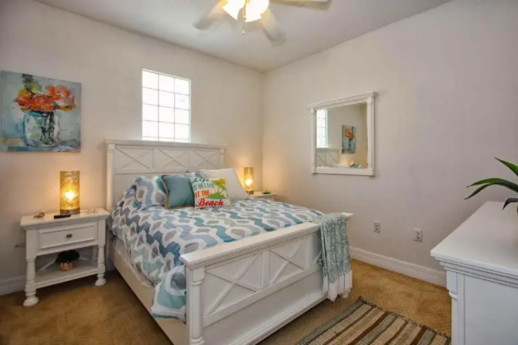 555 Little Harbor