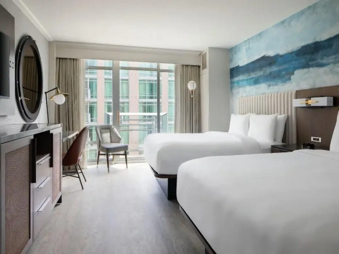 Standard Quadruple room with view
