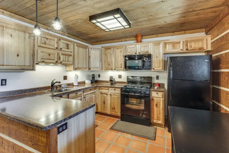 Spacious Angel Fire Cabin w/ Mtn Views & Fire Pit