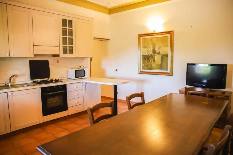 4 Bedrooms Cottage