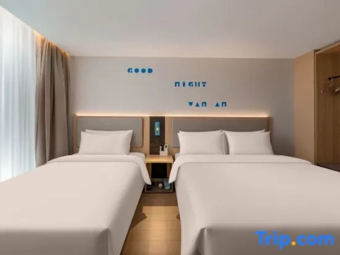 Standard Double room with city view