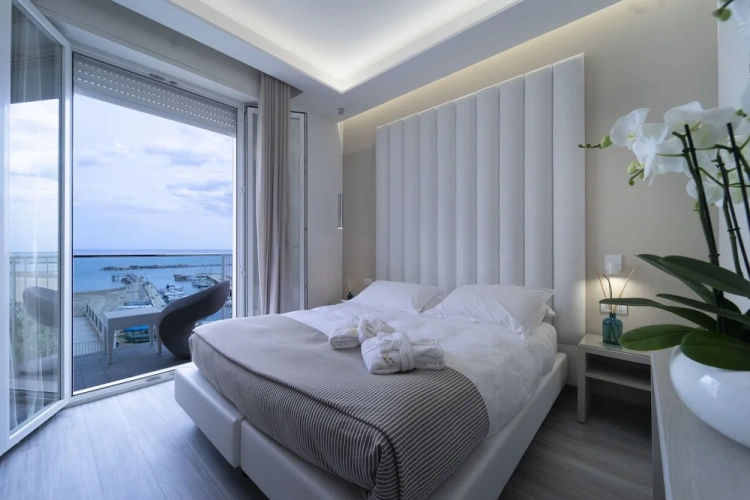 Deluxe Double room with balcony and with sea view