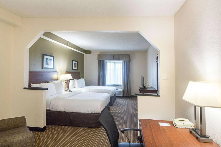 Quality Inn & Suites West Chase