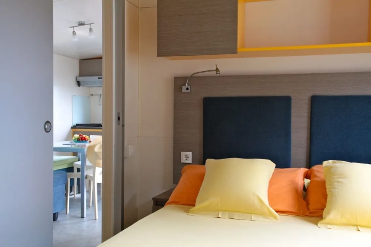 2 Bedrooms Classic room with lake view
