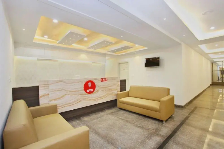 OYO 9931 Hotel Bali Square