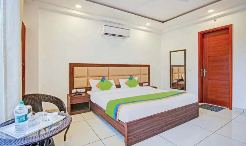 Treebo Aviraj Inn