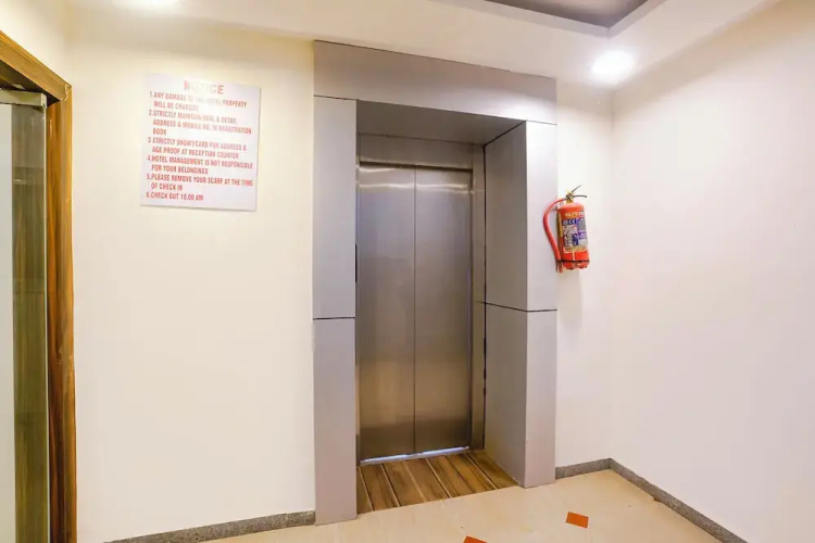 Fabhotel Arsh Executive Inn