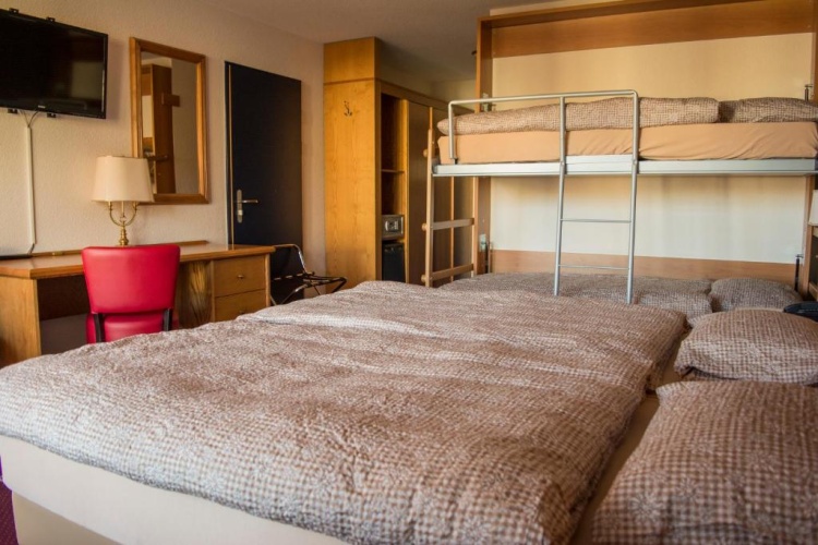 Standard Family Suite