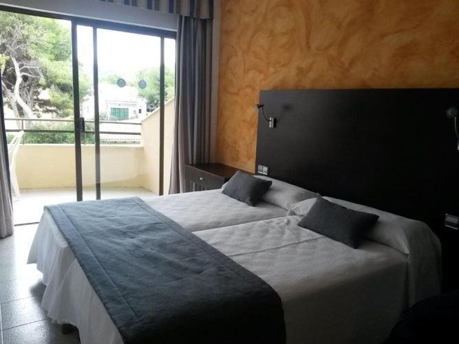 1 Bedroom Apartment with balcony