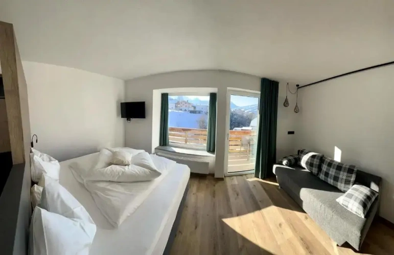 2 Bedrooms Apartment