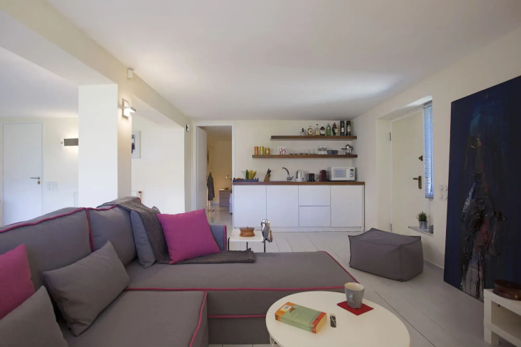 Posh & minimal studio