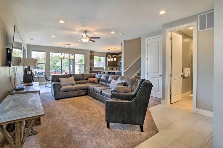 Luxury Moab Vacation Rental w/ Pool Access!