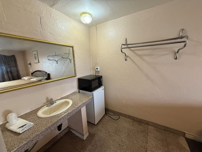 Gables Motel