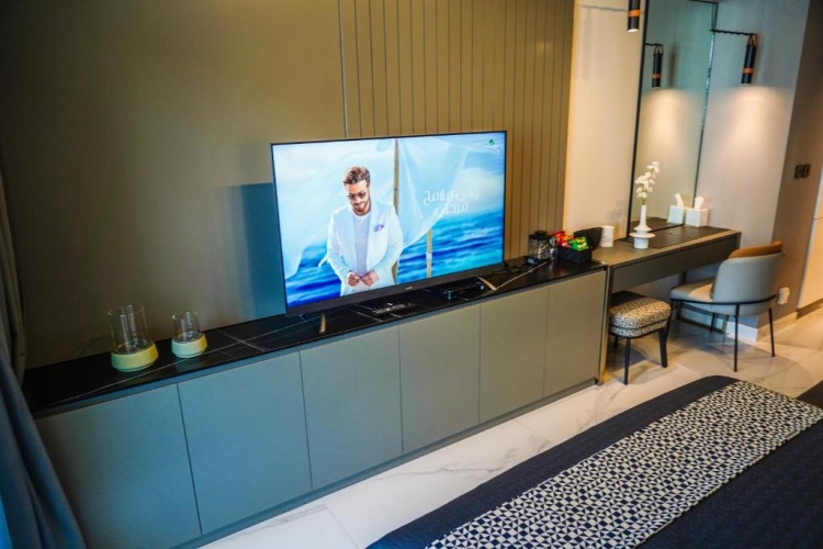 Luxurious Studio , 5 mins from BURJ KHALIFA with Canal view!!